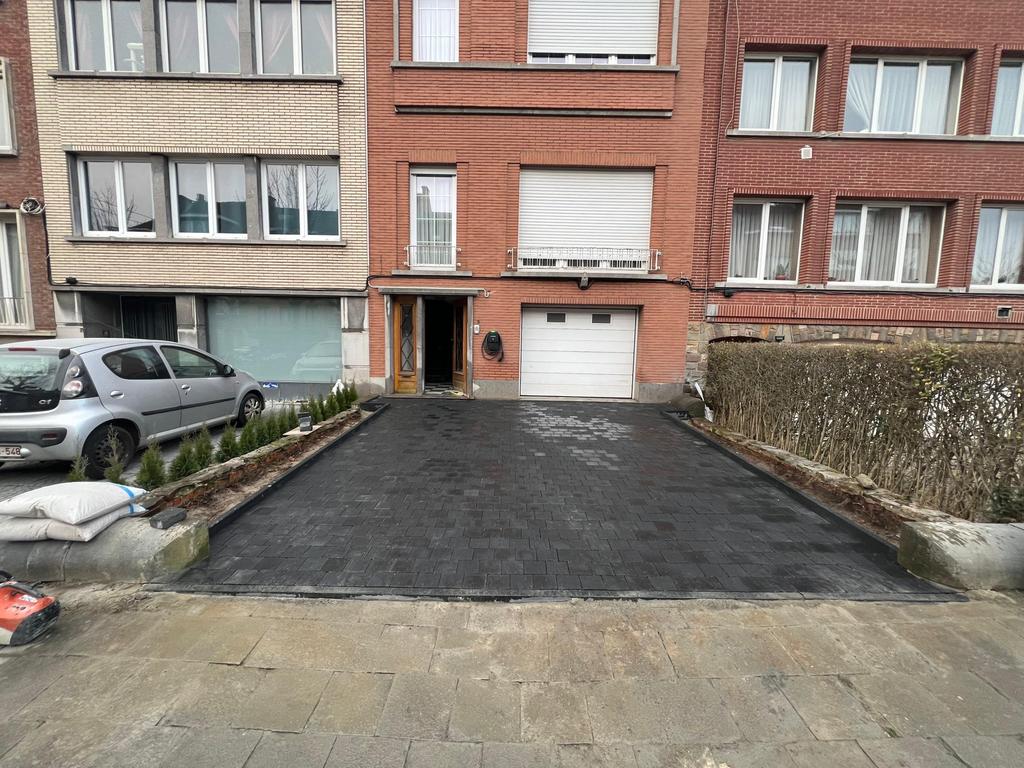 Aanleg van parkeerplaatsen in 1515 betonklinkers,, Immo, Brussel
