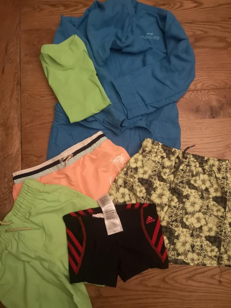 Ensemble de piscine maillot + shorts + t-shirt + peignoir, Garçon, Comme neuf, Vêtements de sport ou Maillots de bain, Tape à l'oeil