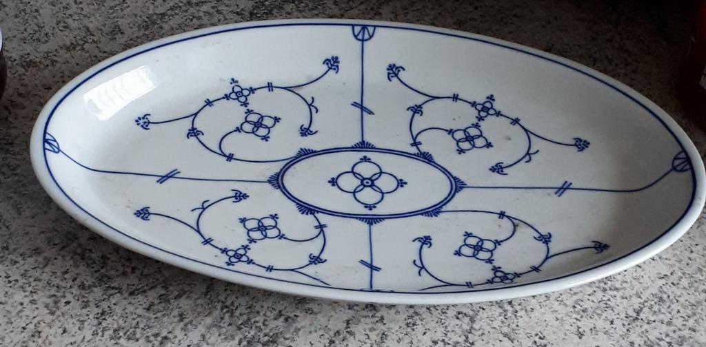 Joli plat ancien