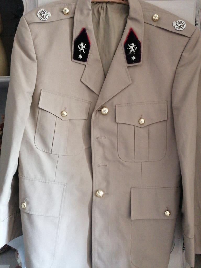 Service dress armée belge. Medical. Num5, Collections, Objets militaires | Général, Enlèvement ou Envoi