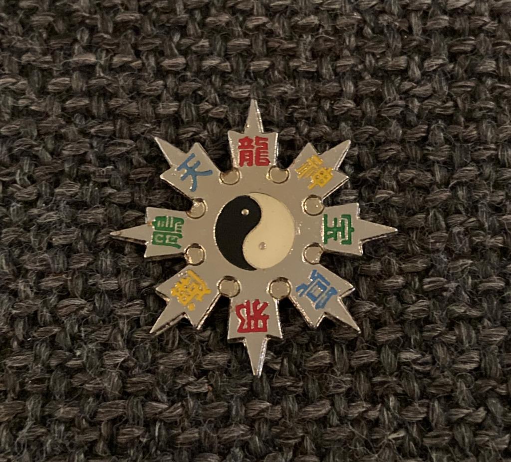PIN - YIN & YANG, Verzenden, Gebruikt, Overige onderwerpen, Speldje of Pin