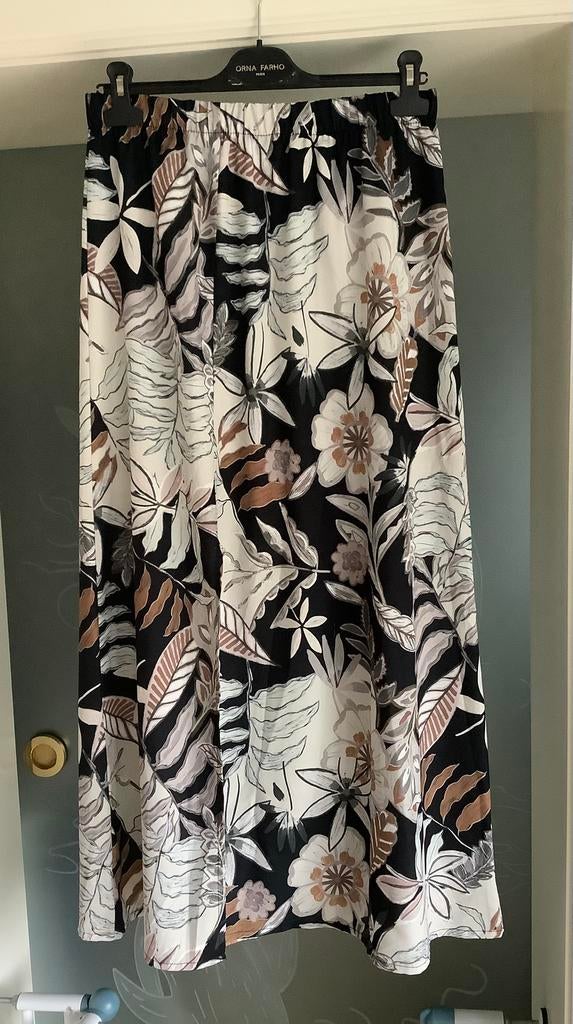 Lange gebloemde rok Julie Mode, Kleding | Dames, Ophalen, Zo goed als nieuw, Maat 46/48 (XL) of groter