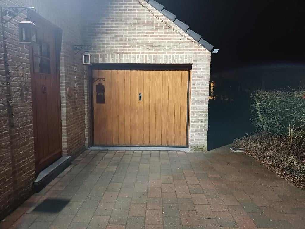 Kantelpoort garage, Ophalen, Gebruikt