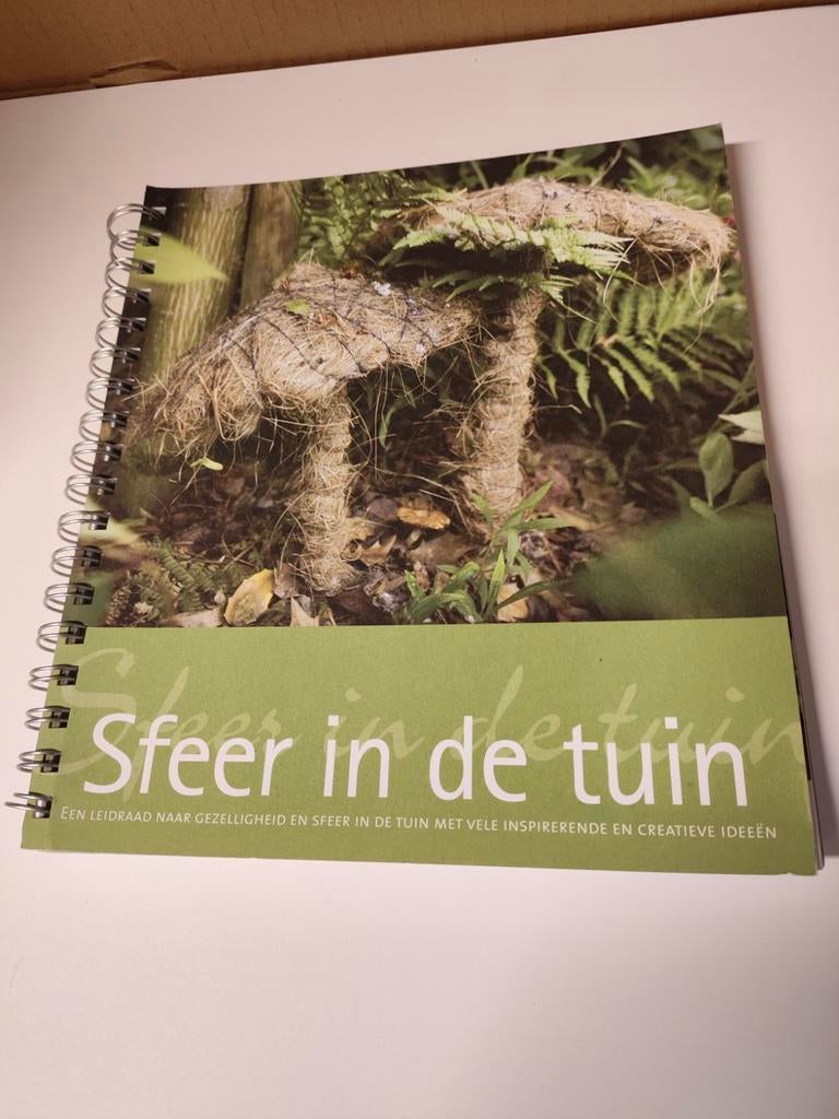 F. Avenue - Sfeer in de tuin -inspiratieboek, Livres, Nature, Comme neuf, Enlèvement, Autres sujets/thèmes, F. Avenue