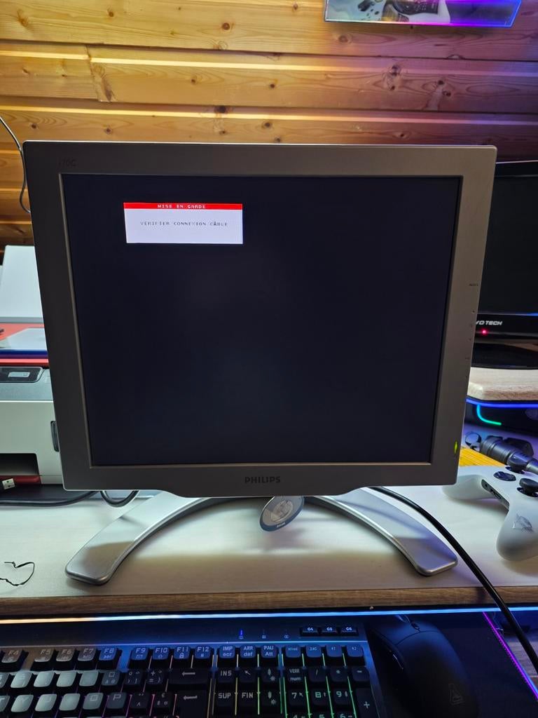 Écran Philips Brilliance 17" (Rétro-Gaming / Bureautique) –, Enlèvement, VGA, Gaming