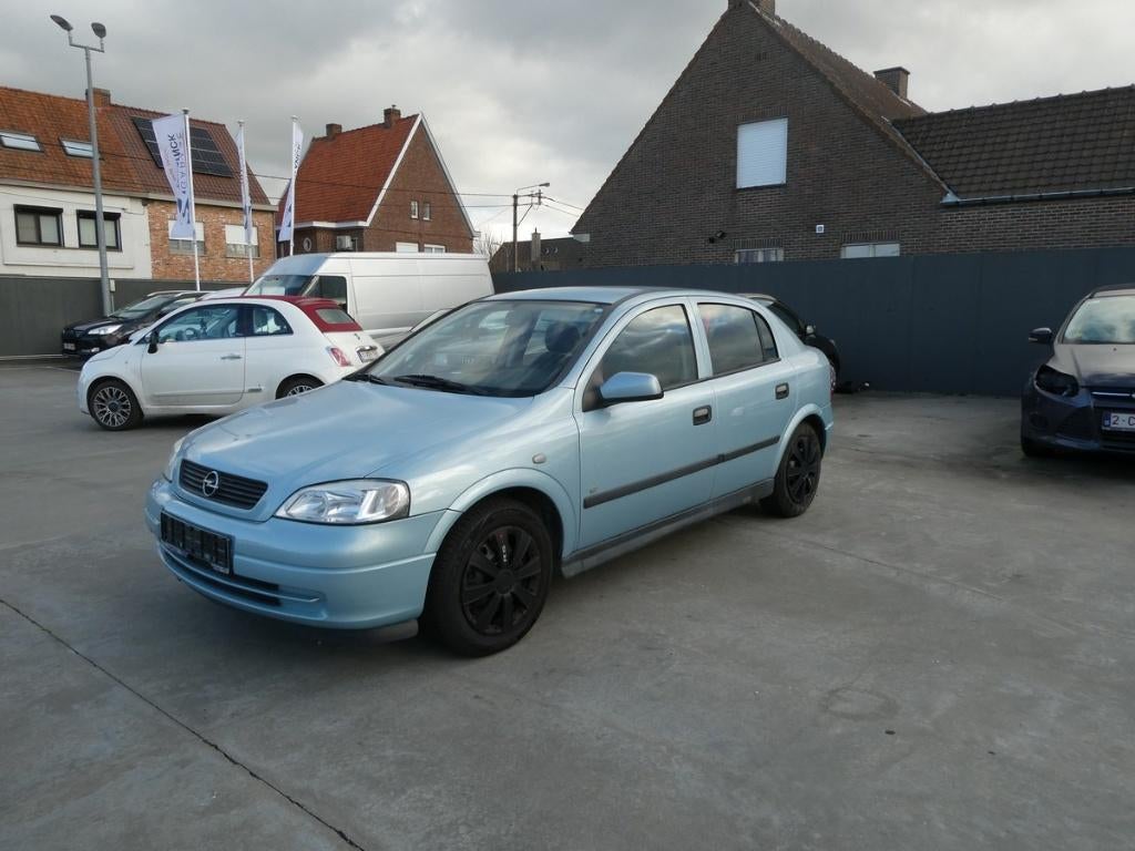 Opel Astra 5d 1.4 i essence EXPORT, 144 g/km, Boîte manuelle, Noir, 5 portes
