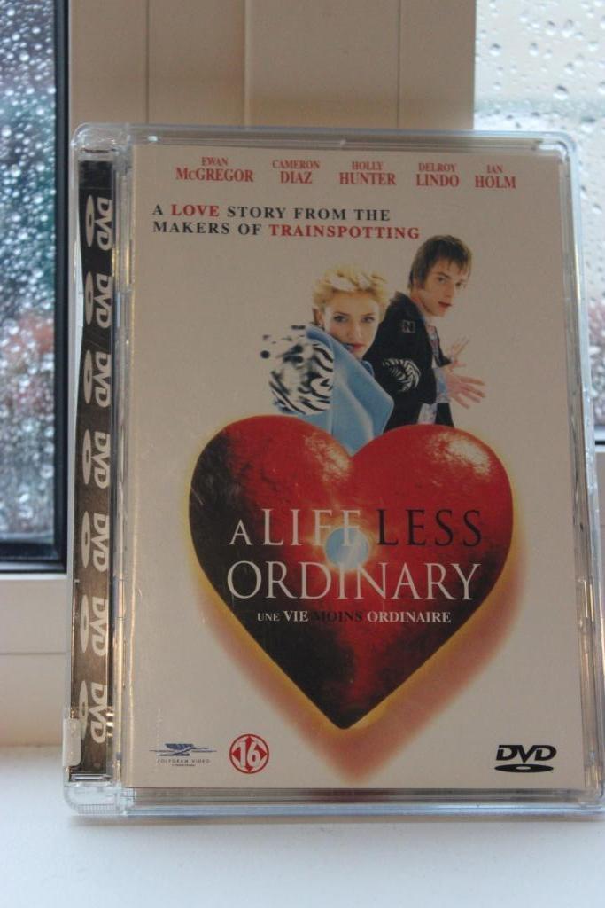 DVD UNE VIE MOINS ORDINAIRE, NOUVEAU, Envoi