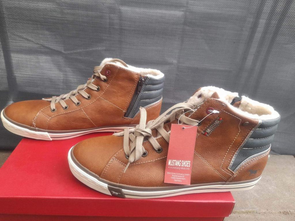 Nieuwe heren schoenen Mustang maat 42, Ophalen of Verzenden, Nieuw
