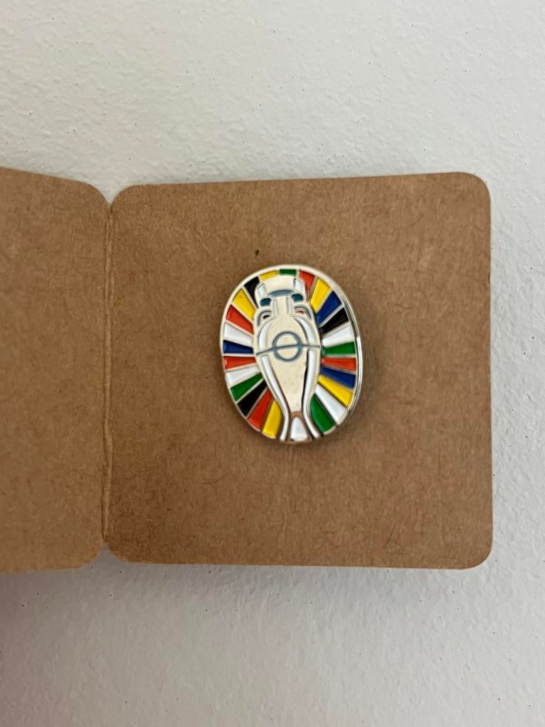 Euro 2024 pin collectorsitem!, Verzamelen, Speldjes, Pins en Buttons, Ophalen of Verzenden, Nieuw, Sport, Speldje of Pin