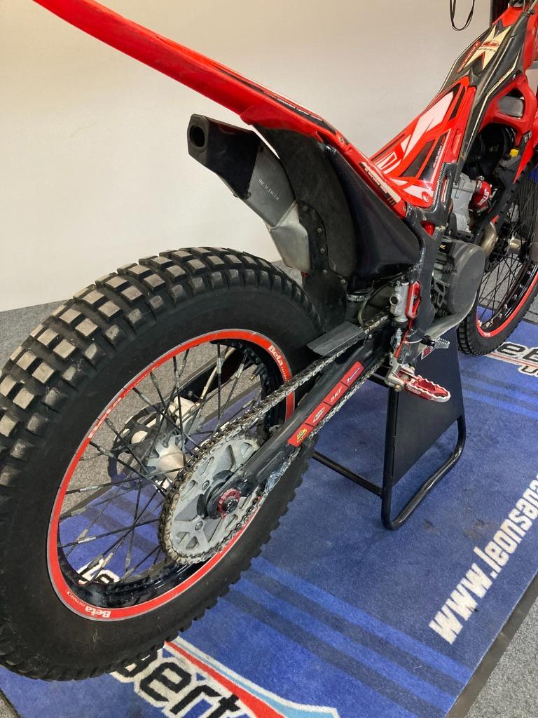 Bêta EVO 300 bwj. 2013 à 2950 réf. LS 2206, Motos, 300 cm³, Entreprise, Jusqu'à 11 kW, Sport