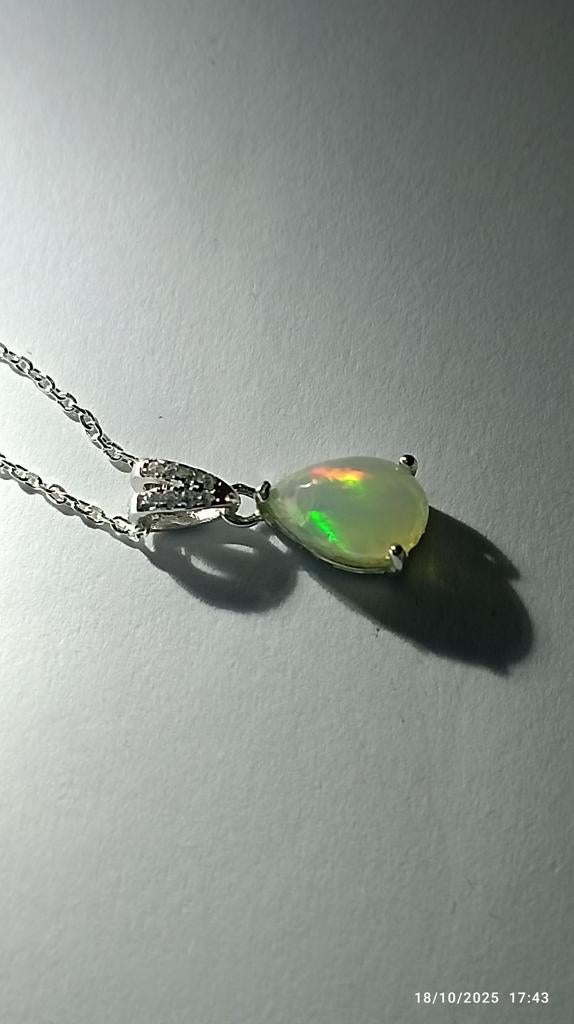Pendentif en argent massif avec très belle opale d'Éthiopie, Neuf, Enlèvement ou Envoi, Avec pierre précieuse, Argent