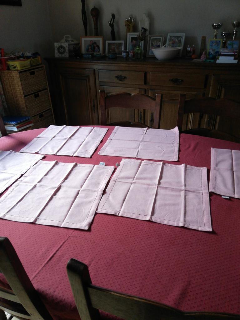 6 serviettes de table en coton. Rose. 40cm sur 40 cm., Enlèvement ou Envoi, Comme neuf, Rose