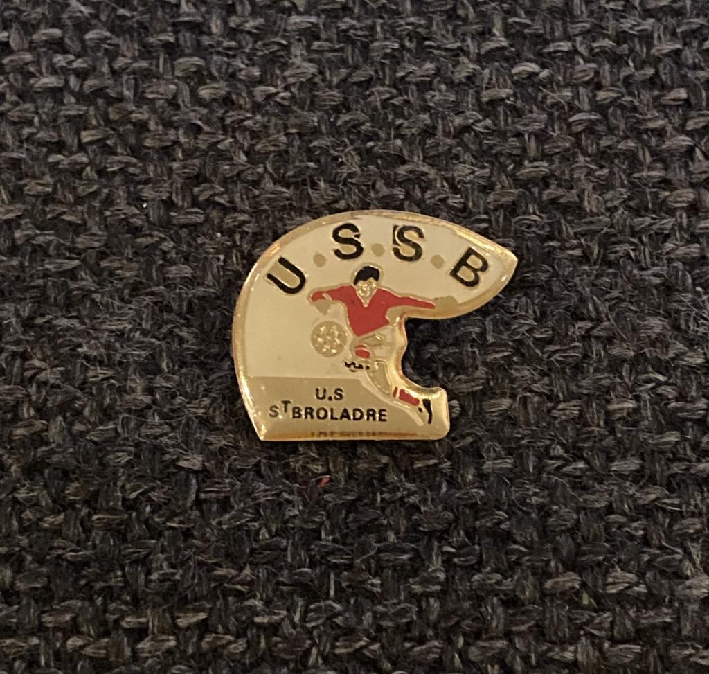 PIN - USSB - FOOTBALL - VOETBAL, Verzenden, Gebruikt, Sport, Speldje of Pin
