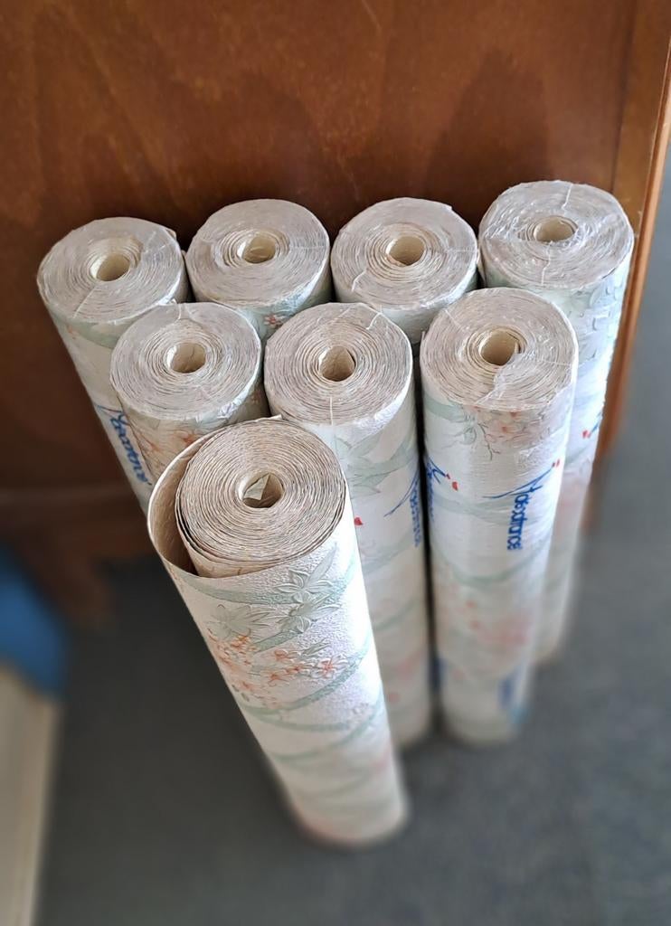 Rouleaux papier peint neufs, Enlèvement