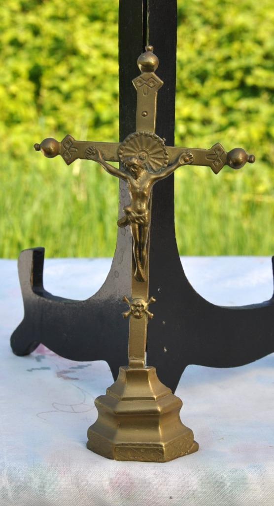 petit crucifix de huy en laiton, Ophalen of Verzenden
