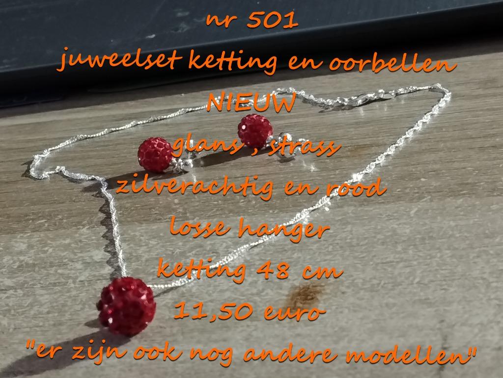 501. Parure de bijoux : collier et boucles d'oreilles, NEUF,, Bijoux, Sacs & Beauté, Colliers, Autres matériaux, Envoi, Neuf, Rouge