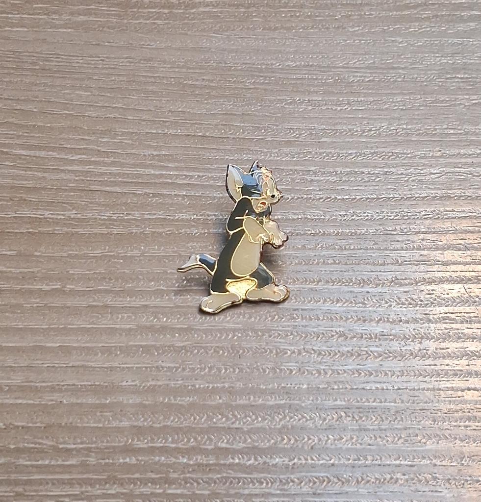 PIN - TOM & JERRY - KAT - POES - CHAT, Envoi, Utilisé, Figurine, Insigne ou Pin's