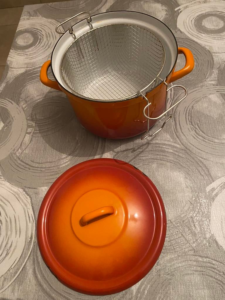 Pot waar men frietjes kan in bakken, Ophalen of Verzenden, Zo goed als nieuw