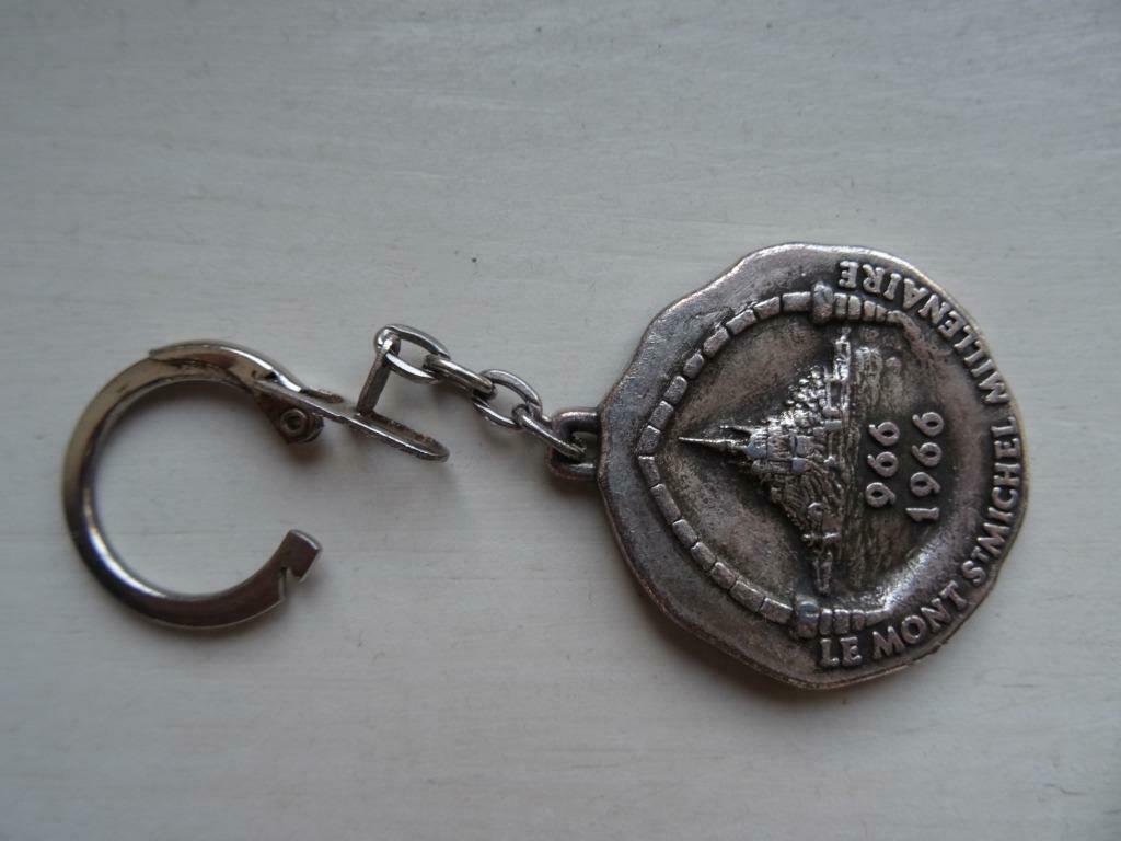 porte clés Mont Saint Michel Le millenaire 966 - 1966, Verzamelen, Ophalen of Verzenden