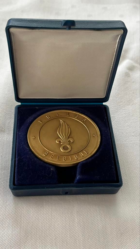 Bronzen medaille vreemdelingenlegioen, Ophalen
