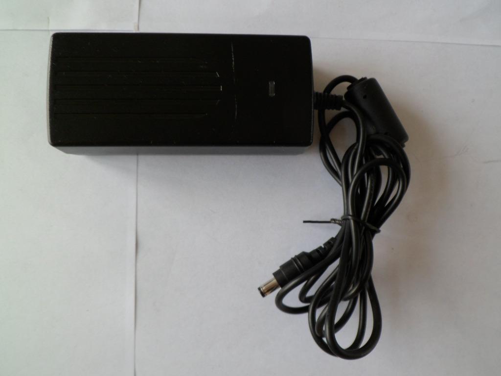 Netstroom adapter-oplader LI SHIN 100-240VAC=>12.0VDC/2.5A, Ophalen of Verzenden, Zo goed als nieuw