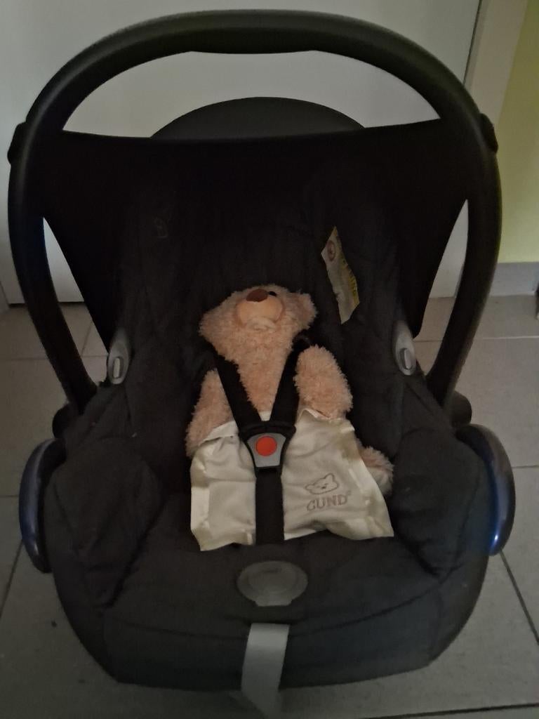 Maxi cosi met zonnenklep, trappelzak en groene beschermer, Enlèvement, Maxi-Cosi