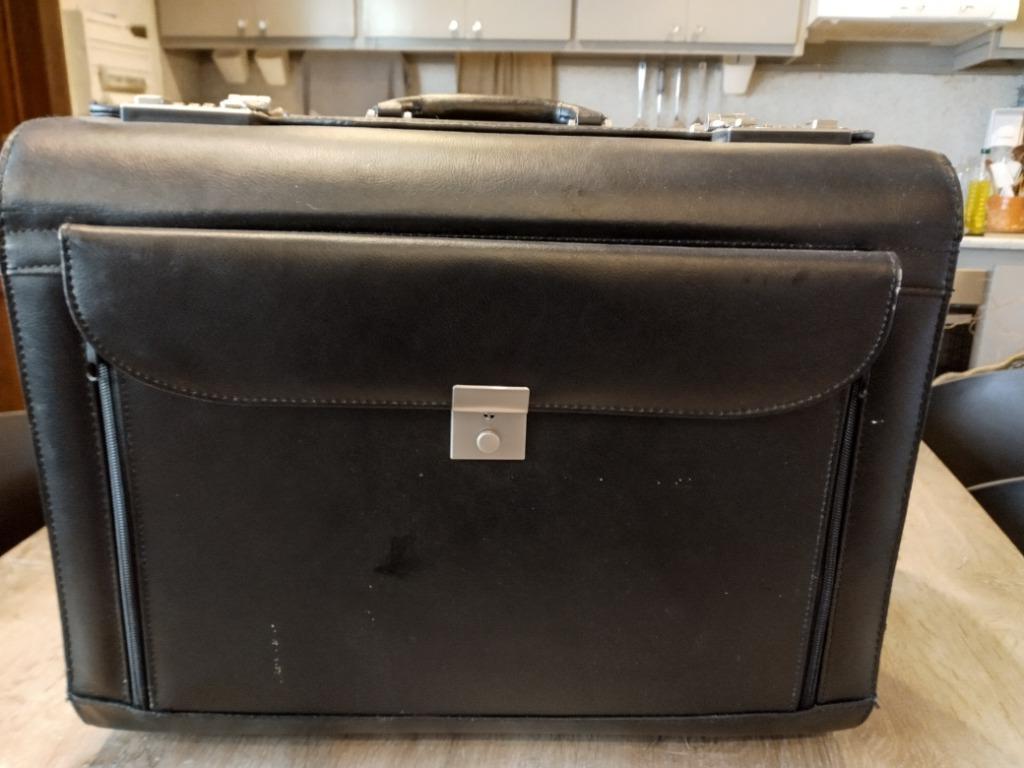 pilot case, Bijoux, Sacs & Beauté, Valises, Enlèvement, Comme neuf, Cuir, Clé