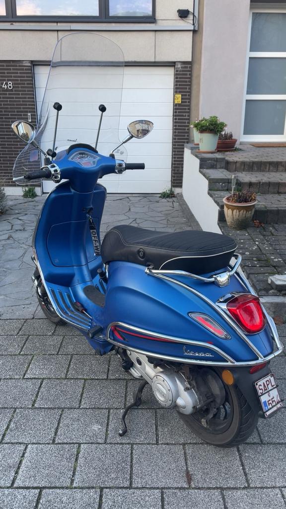 Vespa sprint mat blauw, Ophalen of Verzenden, Zo goed als nieuw