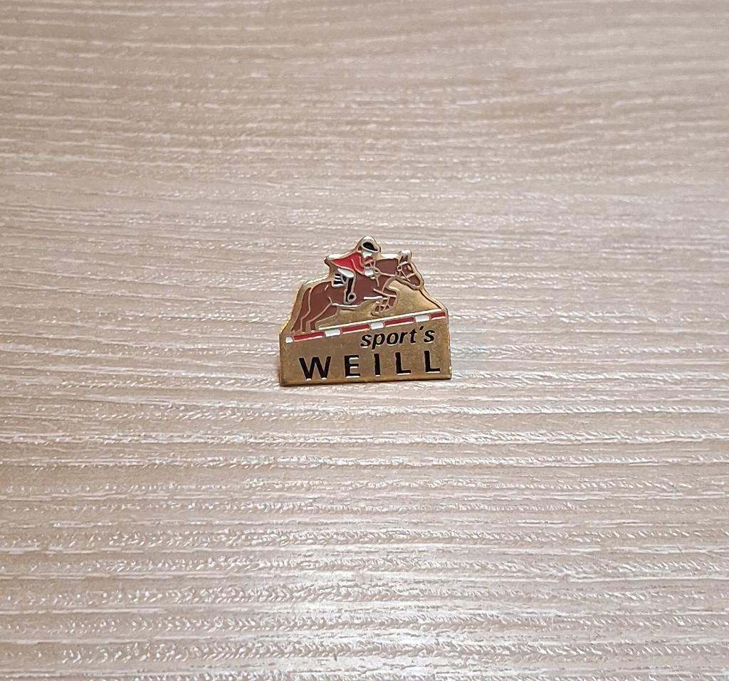 PIN - SPORT'S WEILL - PAARDENSPORT - PAARD - CHEVAL, Envoi, Utilisé, Sport, Insigne ou Pin's