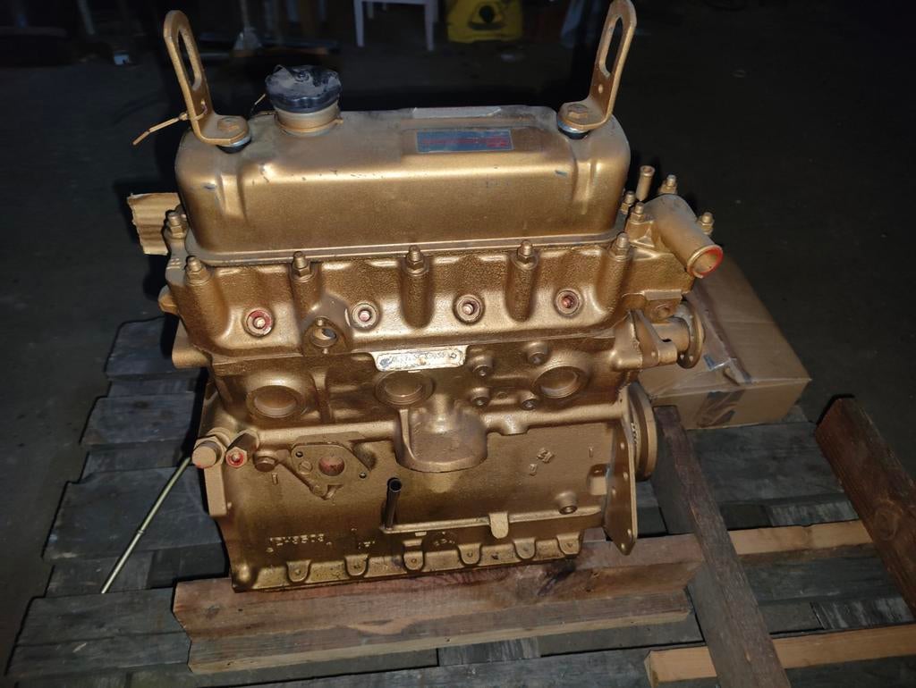 MG B. Motor 1800 CC.Motorkap. Oldtimer spiegels gevraagd.., Ophalen