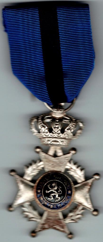 Médaille de Chevalier de l'Ordre de Léopold II, Envoi, Autres, Ruban, Médaille ou Ailes