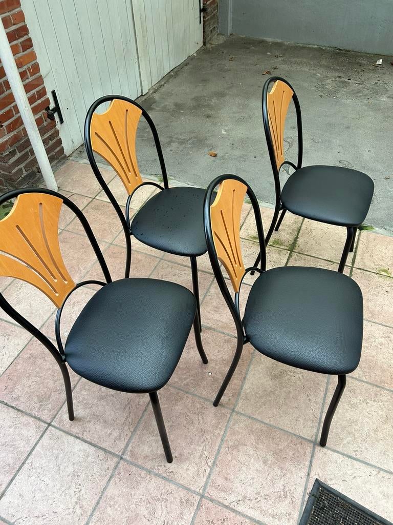 4 keukenstoelen, Ophalen