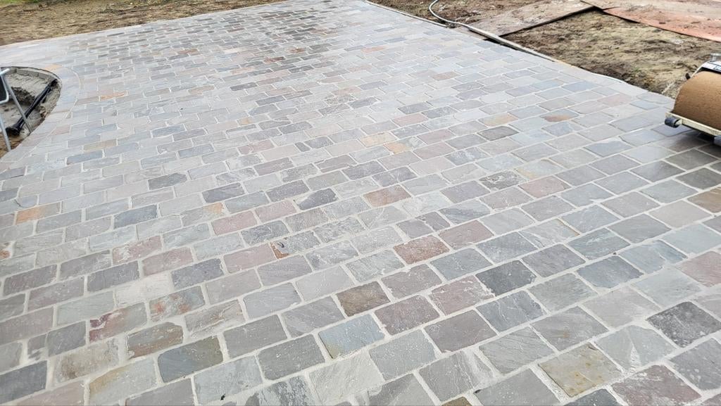 Kandla grey geplaatst aan 79€ de m2 . tot einde stock
