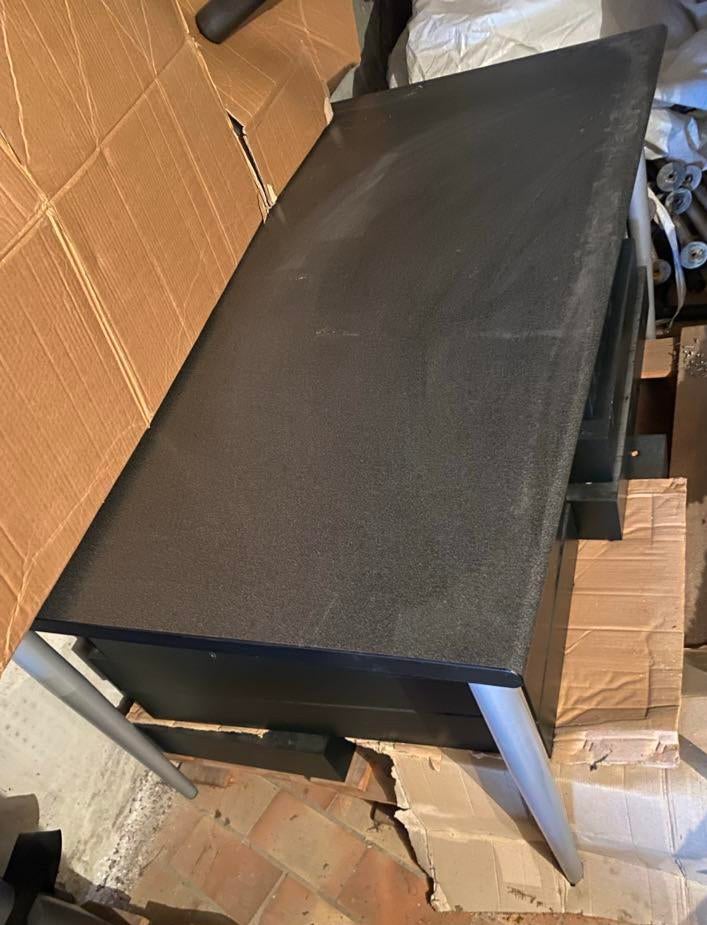 Formica eettafel met metalen poten, Enlèvement