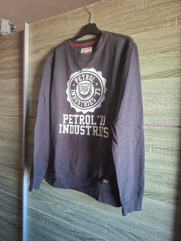Sweat Petrol, Enlèvement