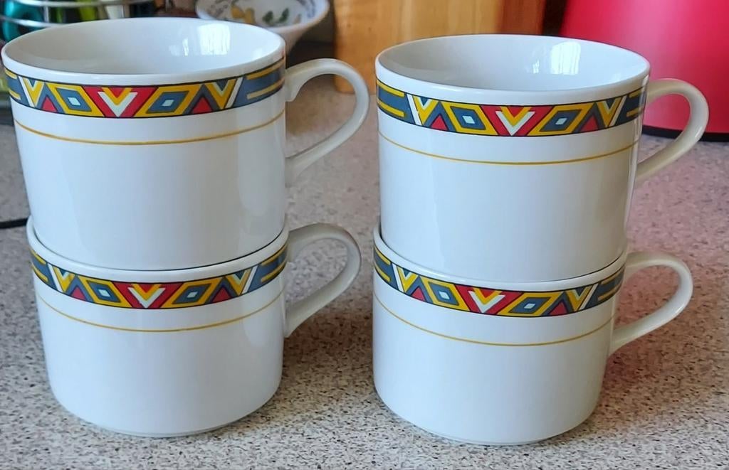 5 tasses à café et 6 sous tasses, Enlèvement ou Envoi