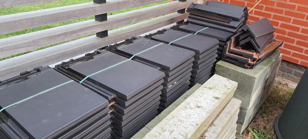 90 dakpannen nueva antraciet Wienerberger, Doe-het-zelf en Bouw, Dakpannen en Dakbedekking, Ophalen, Dakpannen