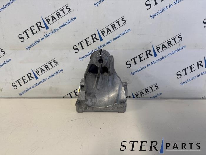 Support moteur d'un Mercedes Vito, Enlèvement ou Envoi, 3 mois de garantie, Utilisé, Mercedes-Benz
