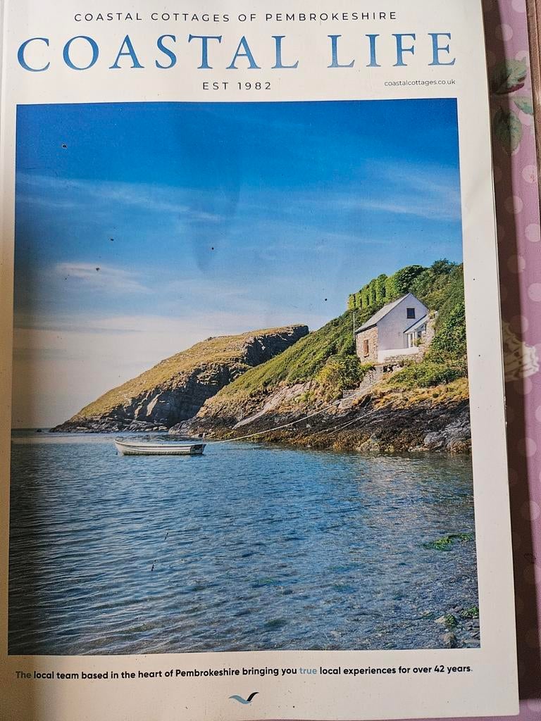 Wales  Coastal life. 2024, Enlèvement ou Envoi, Comme neuf
