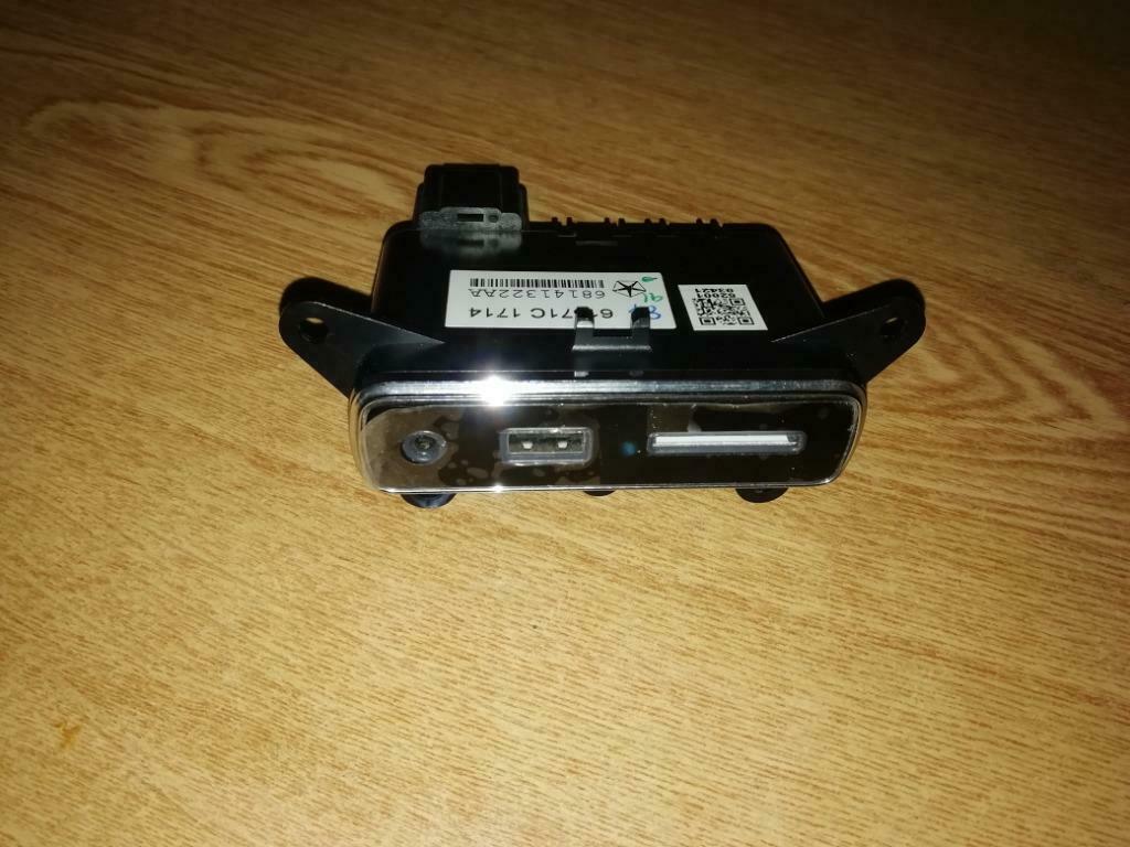Hub port USB lecteur SD Aux Jeep Grand Cherokee 68141322aa, Envoi, Neuf, Jeep