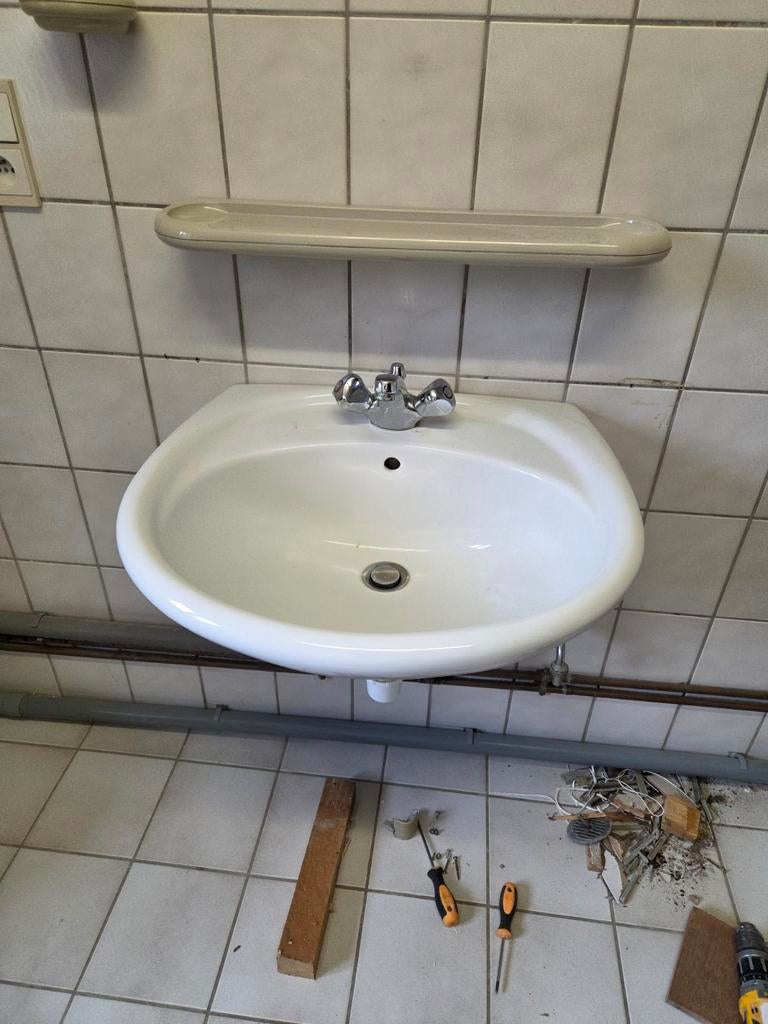 Lavabo excellent état + robinet, Ophalen