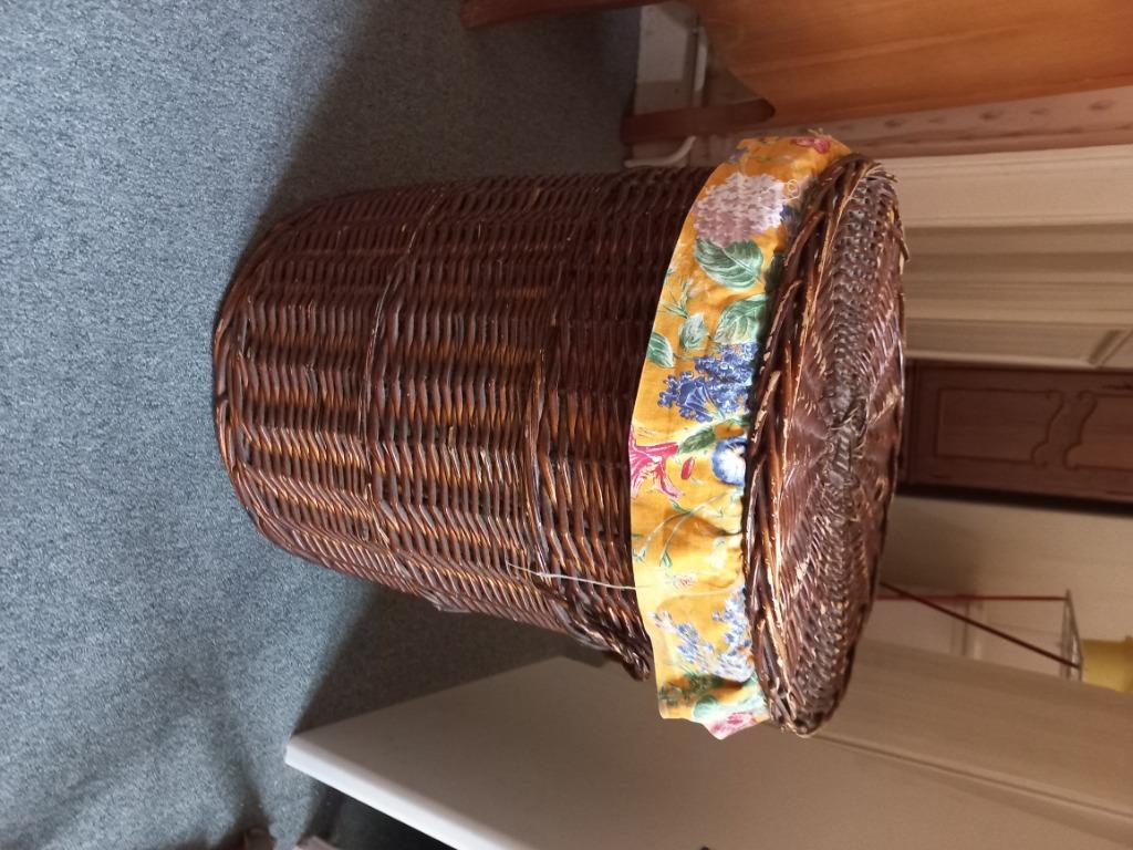 rieten mand met deksel, Huis en Inrichting, Ophalen, Gebruikt, Rond, Riet