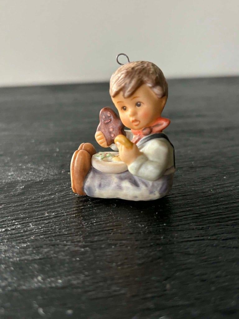 Hummel Goebel, hanger, jongen met koekje, Verzamelen, Ophalen of Verzenden, Zo goed als nieuw, Hummel