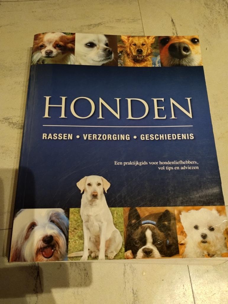 Honden rassen verzorging geschiedenis, Boeken, Ophalen of Verzenden, Gelezen, Honden