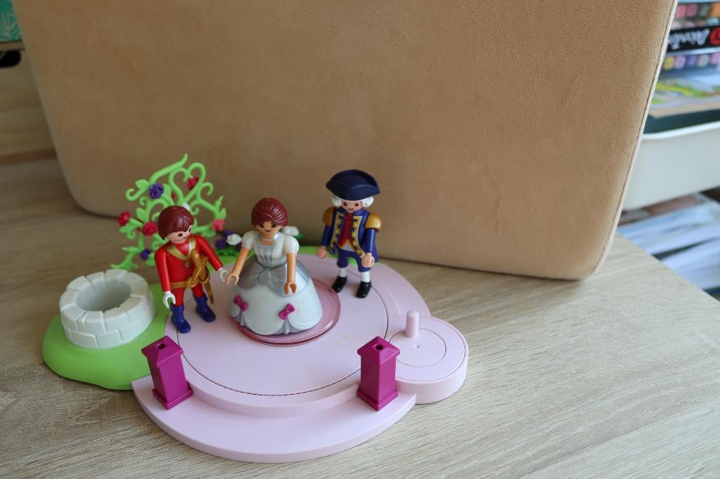 Playmobil - Le bal masqué, Enlèvement