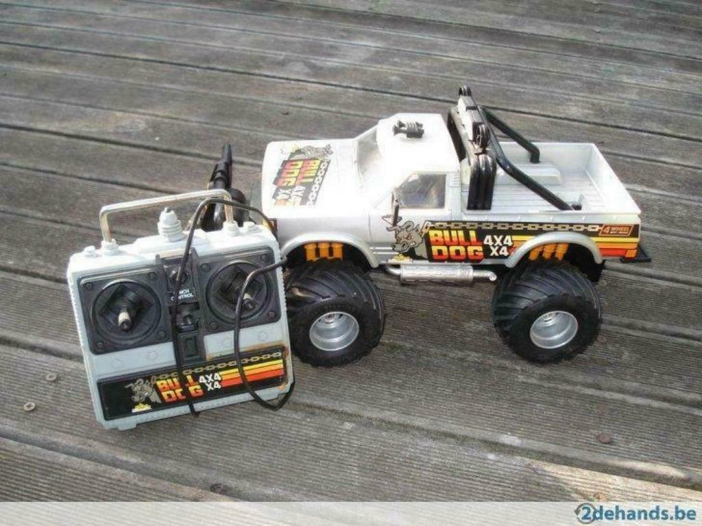 Voiture de chien bull avec télécommande, Enlèvement ou Envoi, Comme neuf, Télécommande