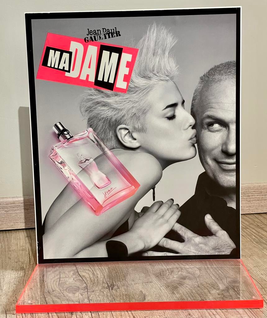 Présentoir Jean-Paul Gaultier Madame en plastique, Collections, Parfums, Enlèvement ou Envoi, Comme neuf