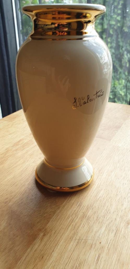 Vaas hoogte 22cm en diameter 8,5 cm., Ophalen of Verzenden