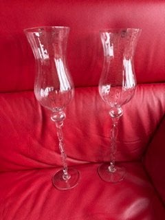 2 glazen vazen op staander in glas, Huis en Inrichting, Ophalen, Glas