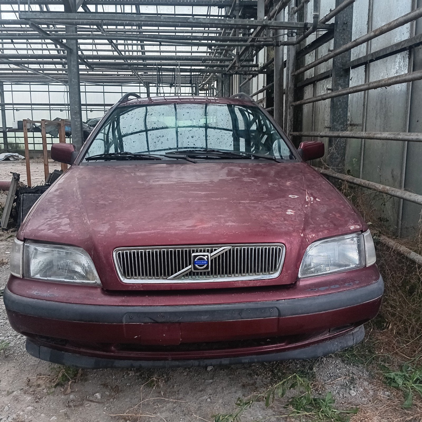 Volvo v40, 1.8 benz, oldtimer volgend jaar, Auto's, Trekhaak, Particulier, Te koop, Benzine